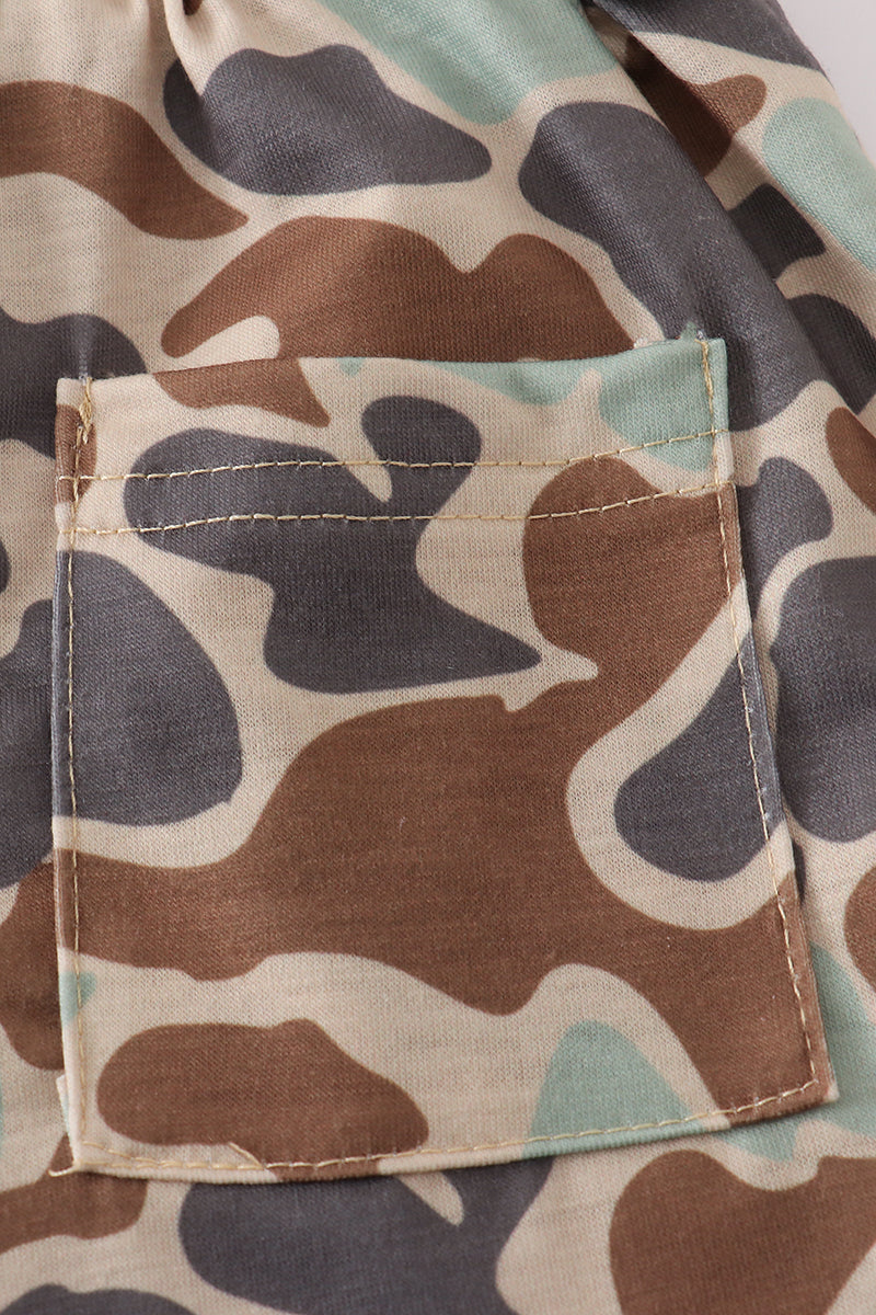 Green camouflage print dad&me shorts